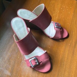 Rose wedge sandals